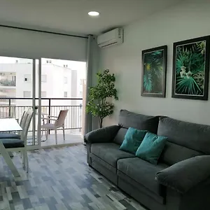 https://precioso-apartamento-en-benalmadena-enfrente-de-puerto-marina.1costadelsol.com